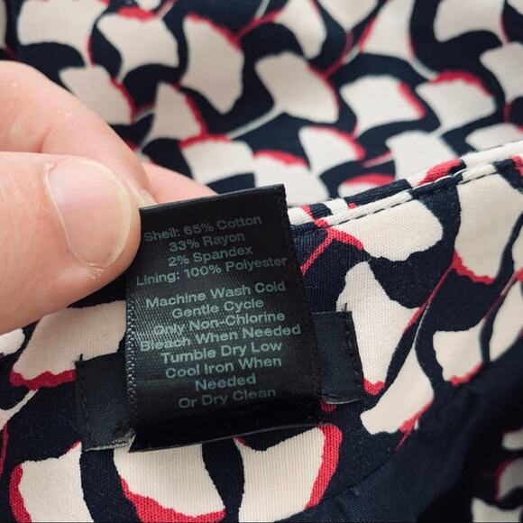 Ann Taylor Abstract Floral Print Pencil Skirt, 6 - Picture 4 of 4